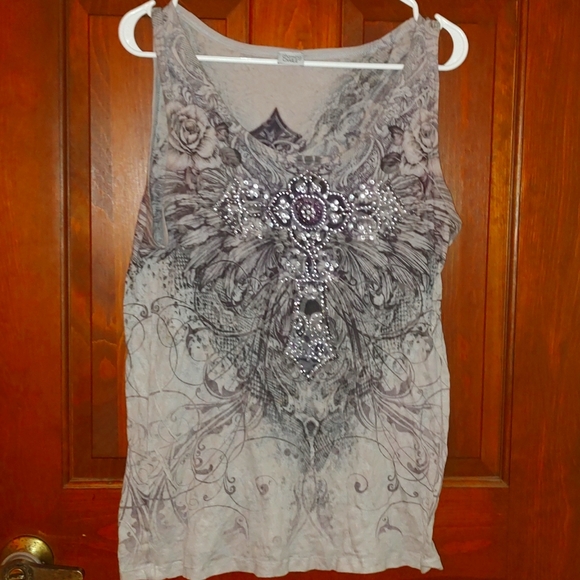 Stylish tank top - Picture 1 of 2